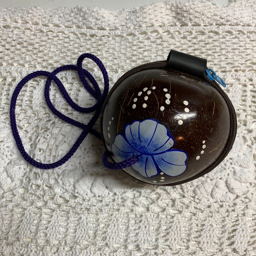 Nice handmade coconut purse from Mexico